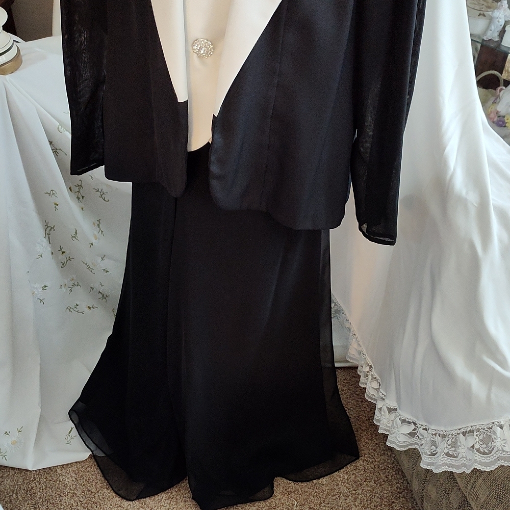 Elegant Black and White Formal Dress Set